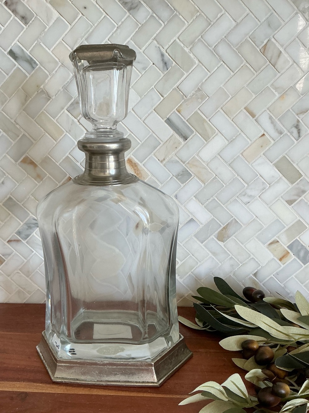 Chrystal Decanter with Silver-Tone Base and Stopper - Clear